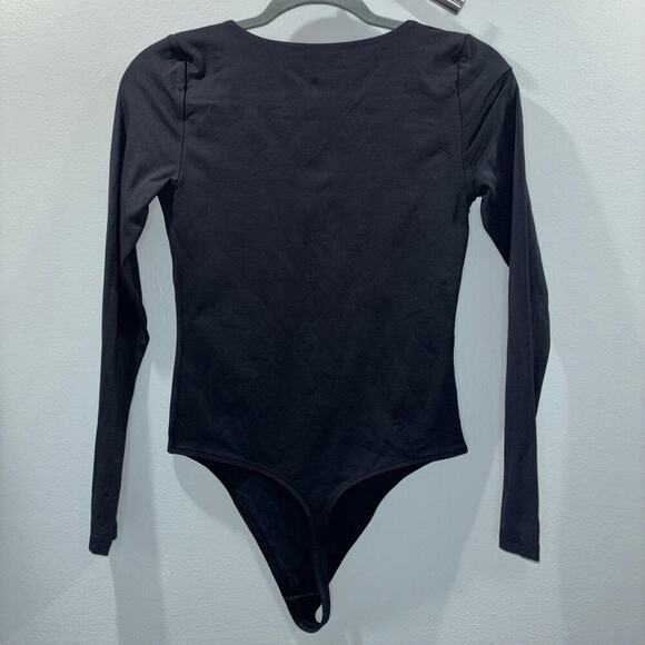 Aritzia Babaton Contour Long Sleeve Bodysuit Black Size Medium - Picture 14 of 15